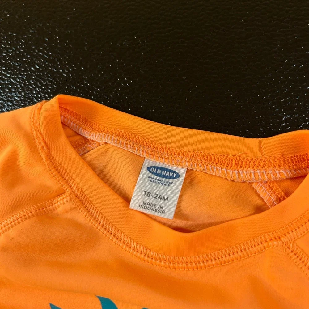 Old Navy Rash Guard Swim Shirt Just Chilling Pineapple Graphic‎ Toddler 18-24M